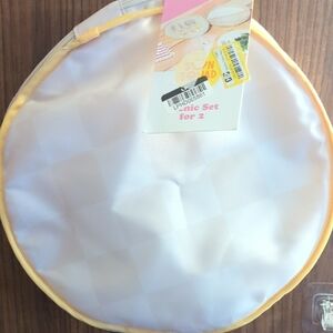 Sun Squad Yellow and White Picnic Set for 2